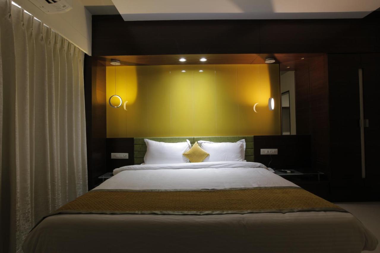 Hotel The Lotus Park Amhedabad Dış mekan fotoğraf