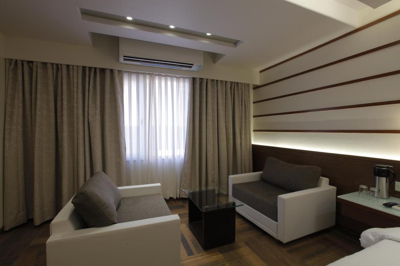 Hotel The Lotus Park Amhedabad Dış mekan fotoğraf